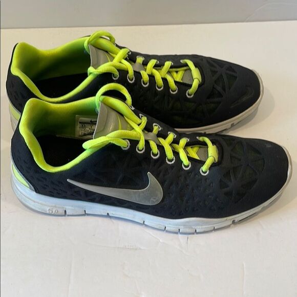 Nike Black and Lime Green Sneakers - Picture 4 of 8